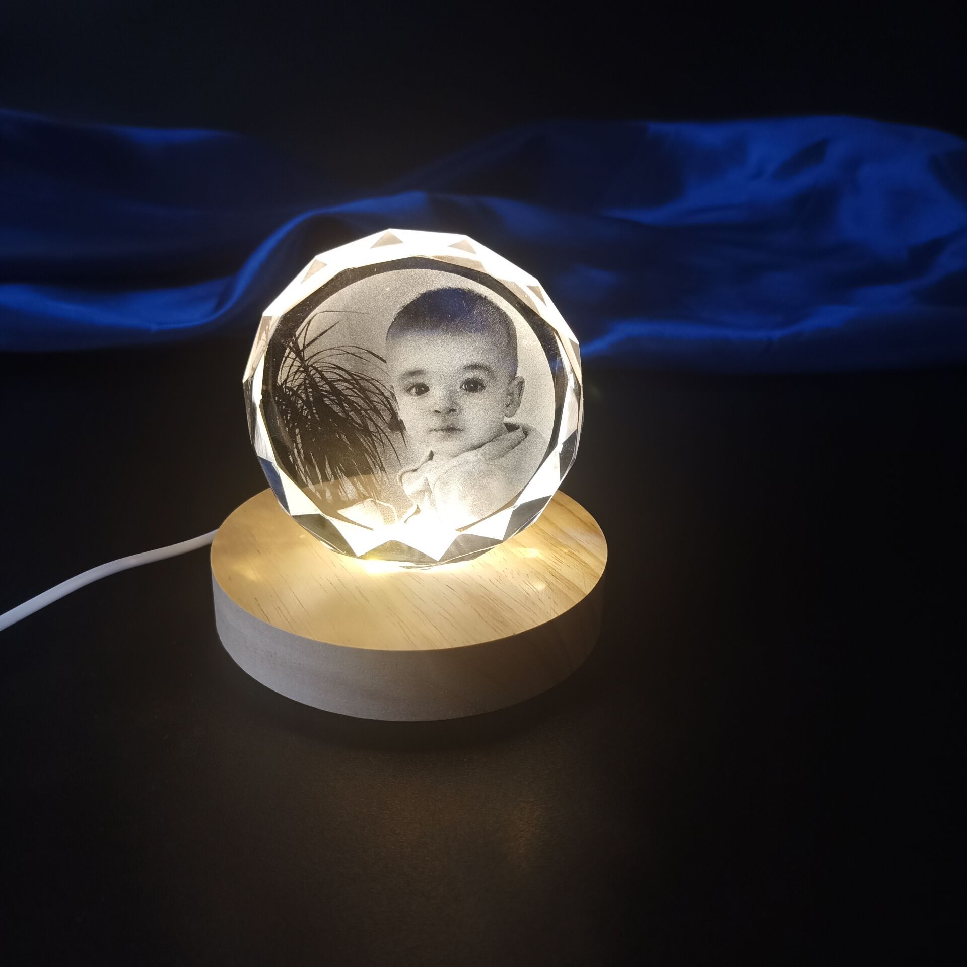 Custom 3D Crystal Photo Engraving Gift - Personalized Laser Etched Keepsake